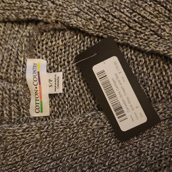 Silver Icing Canada sweater size sm - Picture 2 of 3